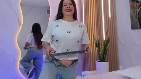 Snapshot of daphne81_ chatting on October 2, 3:13 am Daphne online show from October 2, 3:13 am