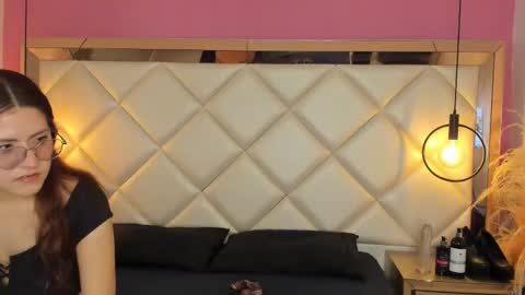 daphne_and_roger online show from September 18, 11:34 am