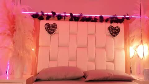 daphne_and_roger online show from February 25, 11:09 am