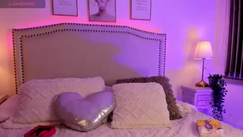 daphne_chers online show from April 15, 10:11 am