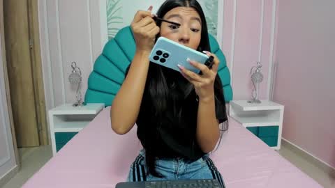 Daphne  online show from January 13, 11:30 am