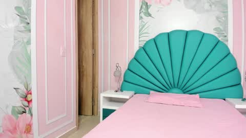 Daphne  online show from January 16, 11:37 am