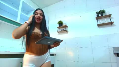 daphne_gloww online show from June 12, 2:05 pm