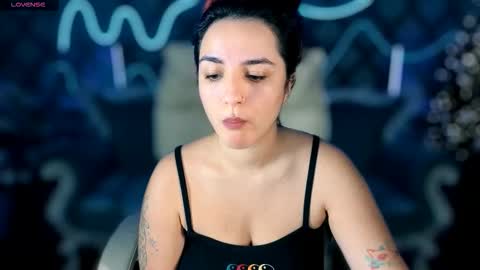 Snapshot of daphne_moss chatting on December 15, 8:40 am Agatha online show from December 15, 8:40 am