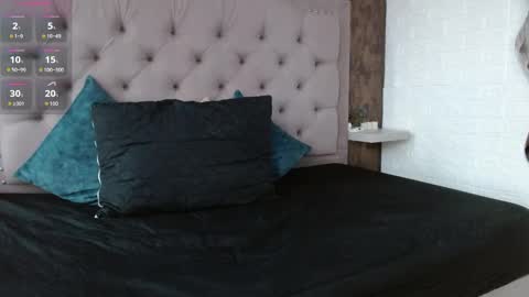 daphne_walton online show from October 4, 12:03 pm