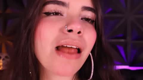 Snapshot of daphneglas chatting on October 29, 1:24 pm Daphne online show from October 29, 1:24 pm