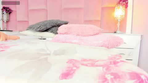 Daphne online show from February 9, 1:00 am