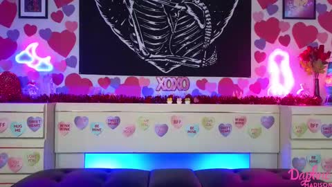 Snapshot of daphnemadison chatting on February 21, 7:54 pm Daphne Madison online show from February 21, 7:54 pm