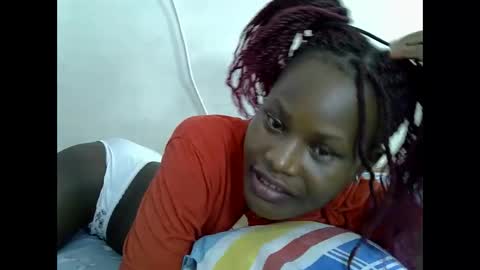 ESTHER online show from February 26, 8:59 am