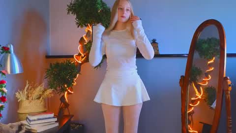 Kami online show from October 22, 4:24 am