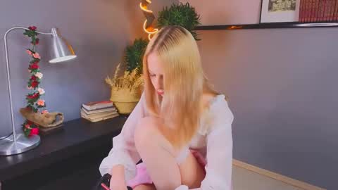 Kami online show from November 15, 3:15 am