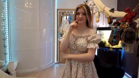 Iwi online show from November 18, 3:49 pm