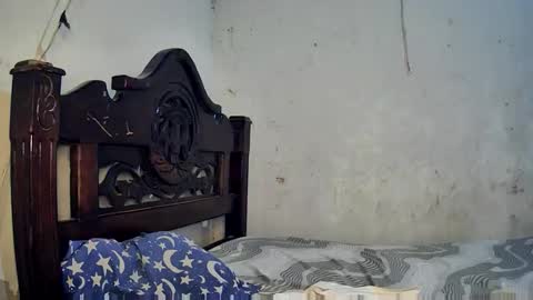 dariel0420 online show from May 13, 7:22 pm