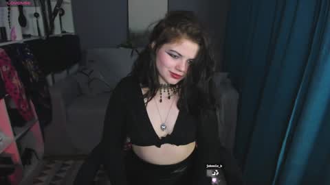 Snapshot of darina_wilson chatting on January 20, 9:01 pm Dari the it woman online show from January 20, 9:01 pm