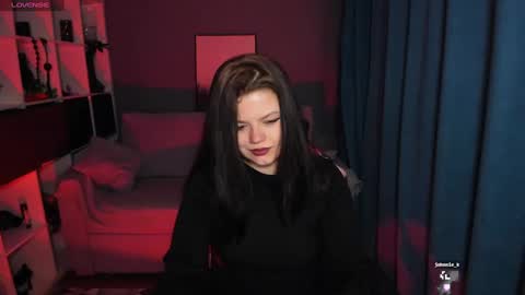 Snapshot of darina_wilson chatting on February 8, 9:36 pm Dari the it woman online show from February 8, 9:36 pm