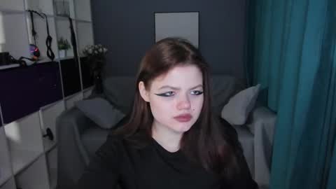 Snapshot of darina_wilson chatting on March 8, 3:17 am Dari the it woman online show from March 8, 3:17 am