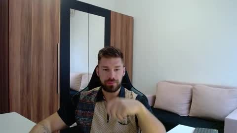 darius_94 online show from March 31, 6:14 am