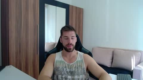 Snapshot of darius_94 chatting on July 16, 7:14 am darius_94 online show from July 16, 7:14 am
