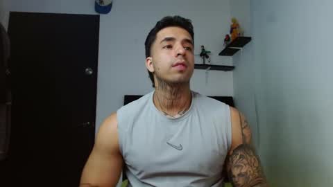 Darius Phoenix  online show from November 27, 8:33 pm