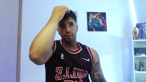 Snapshot of darius_phoenix chatting on July 8, 6:12 pm Darius Phoenix online show from July 8, 6:12 pm