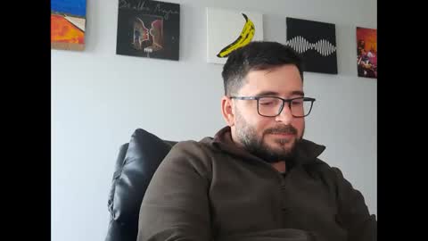 Snapshot of dariux_m chatting on November 6, 2:18 pm dariux_m online show from November 6, 2:18 pm
