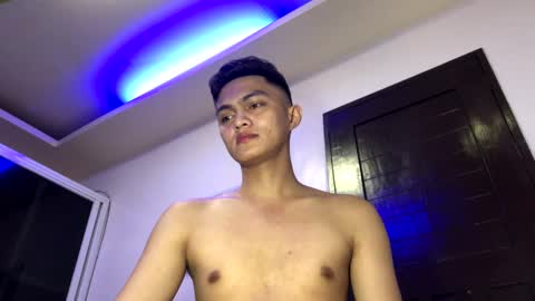 Snapshot of dark_angel69x chatting on January 5, 3:55 pm Guile online show from January 5, 3:55 pm