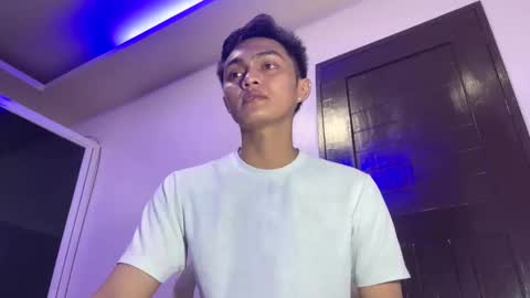 Snapshot of dark_angel69x chatting on September 23, 6:22 pm Guile online show from September 23, 6:22 pm