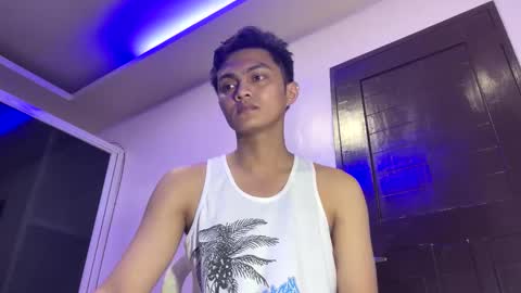 Snapshot of dark_angel69x chatting on September 25, 6:33 pm Guile online show from September 25, 6:33 pm