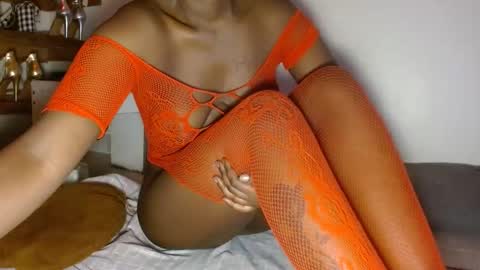 Snapshot of dark_chocolate0 chatting on December 5, 6:55 pm becky online show from December 5, 6:55 pm