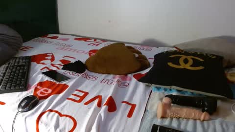 Snapshot of dark_chocolate0 chatting on February 25, 7:09 am becky online show from February 25, 7:09 am