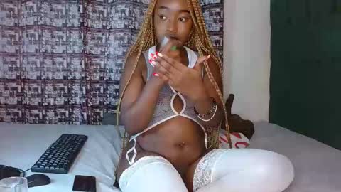 Snapshot of dark_chocolate0 chatting on October 21, 6:58 am becky online show from October 21, 6:58 am