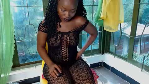 Snapshot of dark_chocolate0 chatting on April 19, 6:24 am becky online show from April 19, 6:24 am