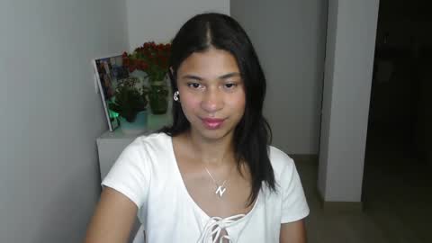 Snapshot of dark_enchantress_ chatting on January 14, 12:11 am Sofia online show from January 14, 12:11 am