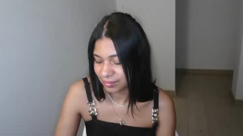 Snapshot of dark_enchantress_ chatting on February 22, 2:06 am Sofia online show from February 22, 2:06 am