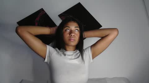 Snapshot of dark_enchantress_ chatting on November 16, 2:39 am Sofia online show from November 16, 2:39 am