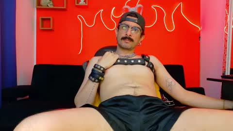 Snapshot of dark_harness chatting on October 14, 7:03 pm Potro online show from October 14, 7:03 pm