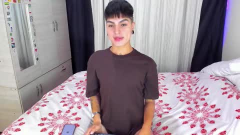 Snapshot of dark_lucky chatting on December 23, 1:03 am Juanito online show from December 23, 1:03 am