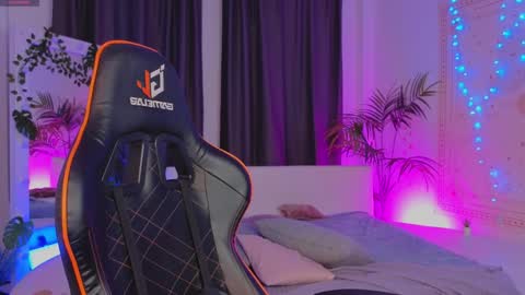 Vamp  online show from January 31, 9:16 pm