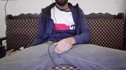 Snapshot of darkbud03 chatting on February 3, 1:30 pm just a guy online show from February 3, 1:30 pm