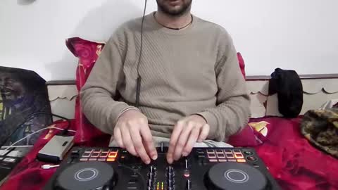 Snapshot of darkbud03 chatting on November 7, 7:14 pm just a guy online show from November 7, 7:14 pm