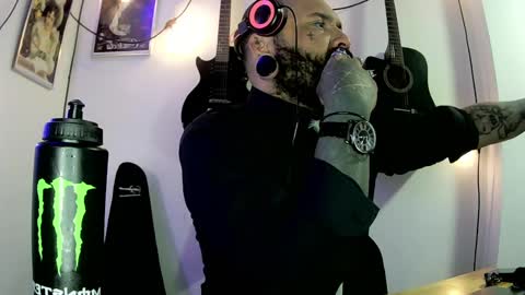 Snapshot of darkclothes chatting on December 22, 11:41 pm darkclothes online show from December 22, 11:41 pm