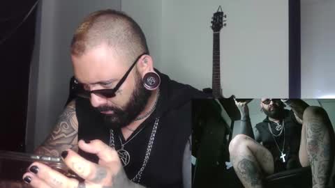 Snapshot of darkclothes chatting on December 27, 8:56 am darkclothes online show from December 27, 8:56 am