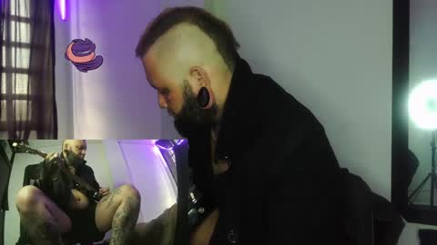 Snapshot of darkclothes chatting on January 1, 8:58 pm darkclothes online show from January 1, 8:58 pm