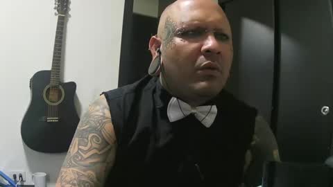 Snapshot of darkclothes chatting on January 20, 2:43 am darkclothes online show from January 20, 2:43 am