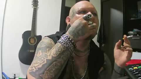 Snapshot of darkclothes chatting on January 21, 2:22 am darkclothes online show from January 21, 2:22 am