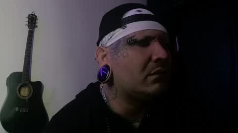 Snapshot of darkclothes chatting on January 25, 4:13 am darkclothes online show from January 25, 4:13 am