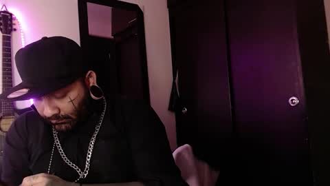 Snapshot of darkclothes chatting on February 16, 11:38 am darkclothes online show from February 16, 11:38 am