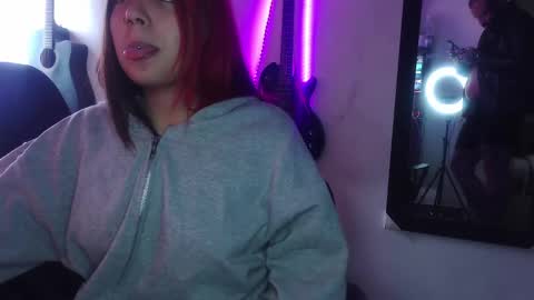 Snapshot of darkclothes chatting on February 25, 12:13 pm darkclothes online show from February 25, 12:13 pm