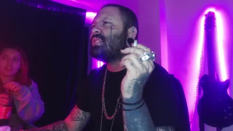 Snapshot of darkclothes chatting on February 26, 4:03 am darkclothes online show from February 26, 4:03 am