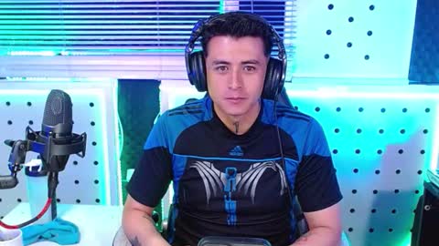 Snapshot of darko0717 chatting on January 9, 4:43 pm DARKO0717 online show from January 9, 4:43 pm